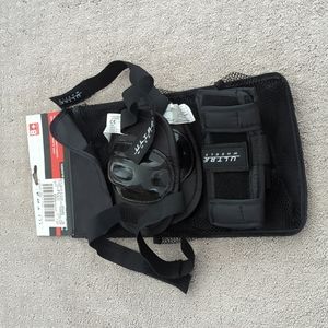 Ultra Wheels knee and wrist guards, elbows missing